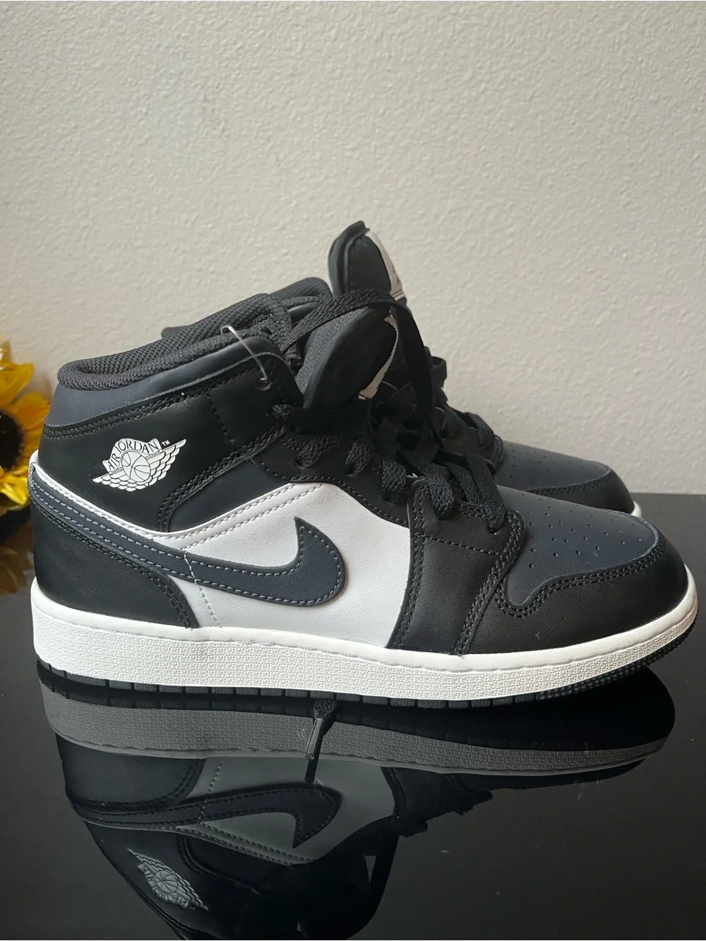 Air Jordan 1 Mid GS Shadow Black Dark Grey Size 6.5Y Sneakers NWOB